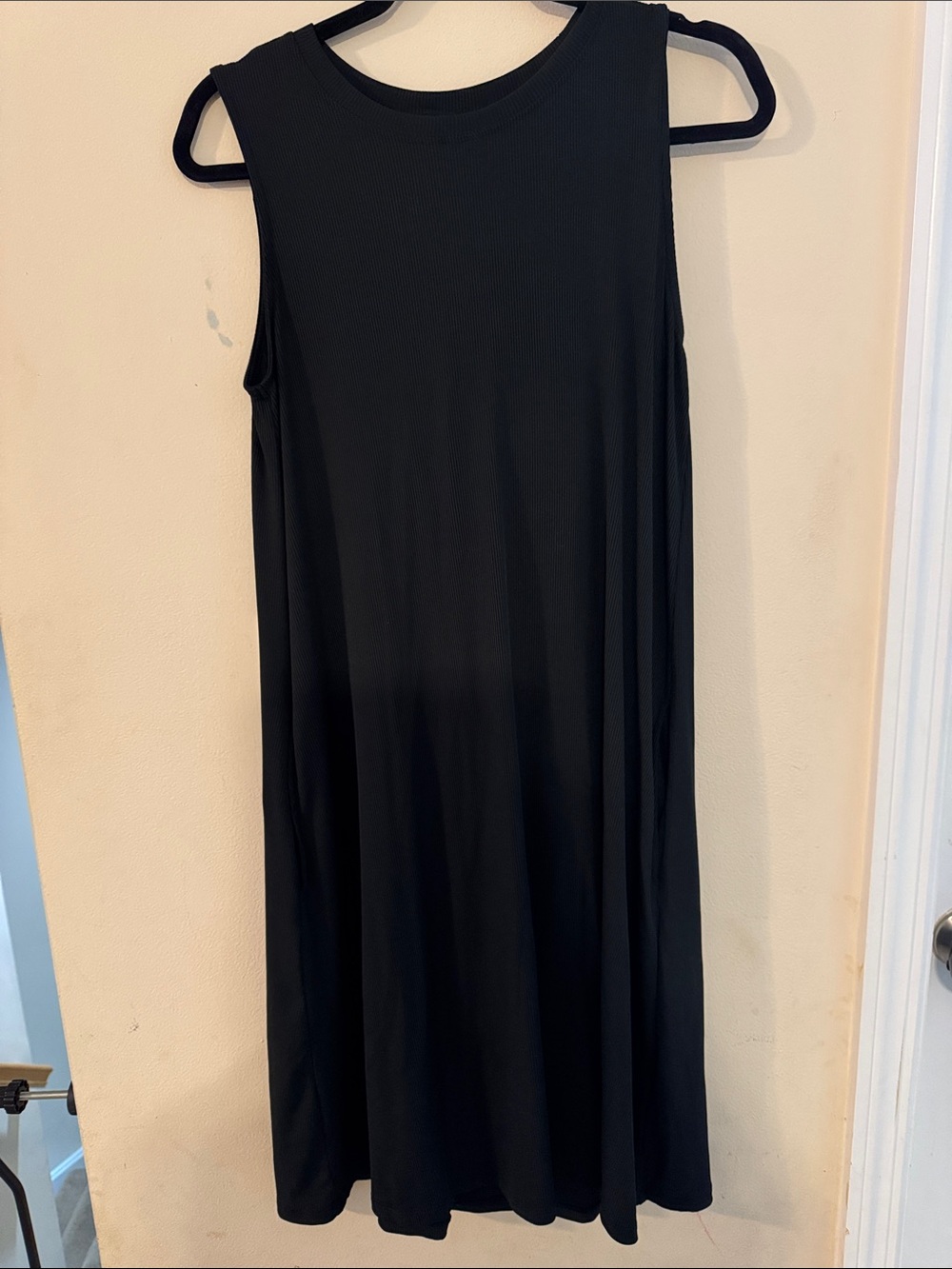 LuLaRoe Black Women's Crewneck Sleeveless Dress